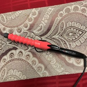 Spiral curling iron
